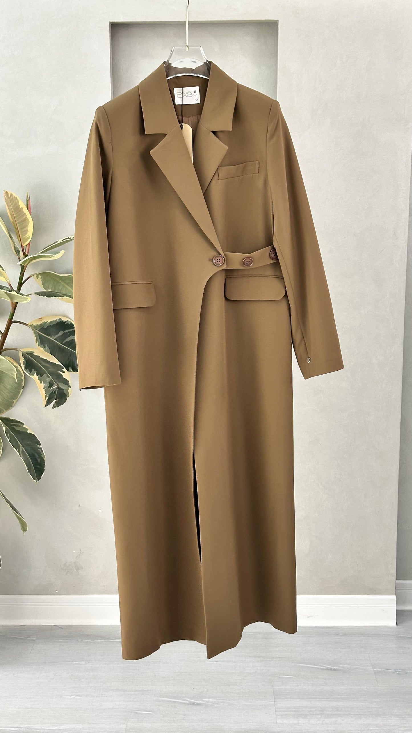 جاكيت حزام ع جنب ازرار