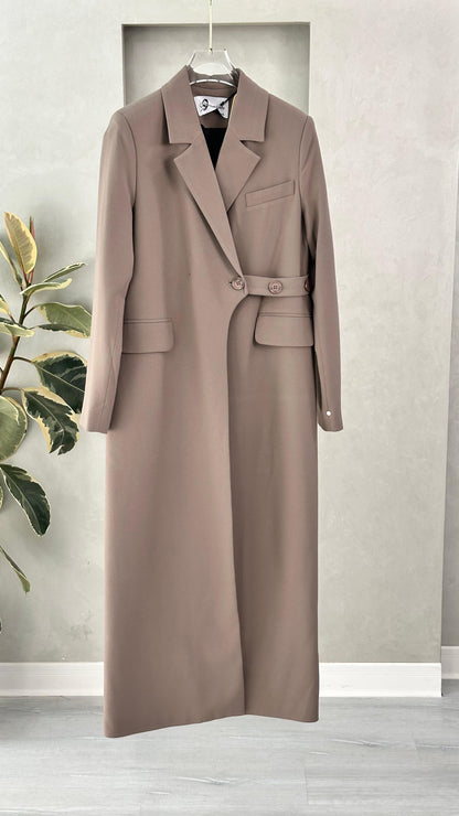 جاكيت حزام ع جنب ازرار