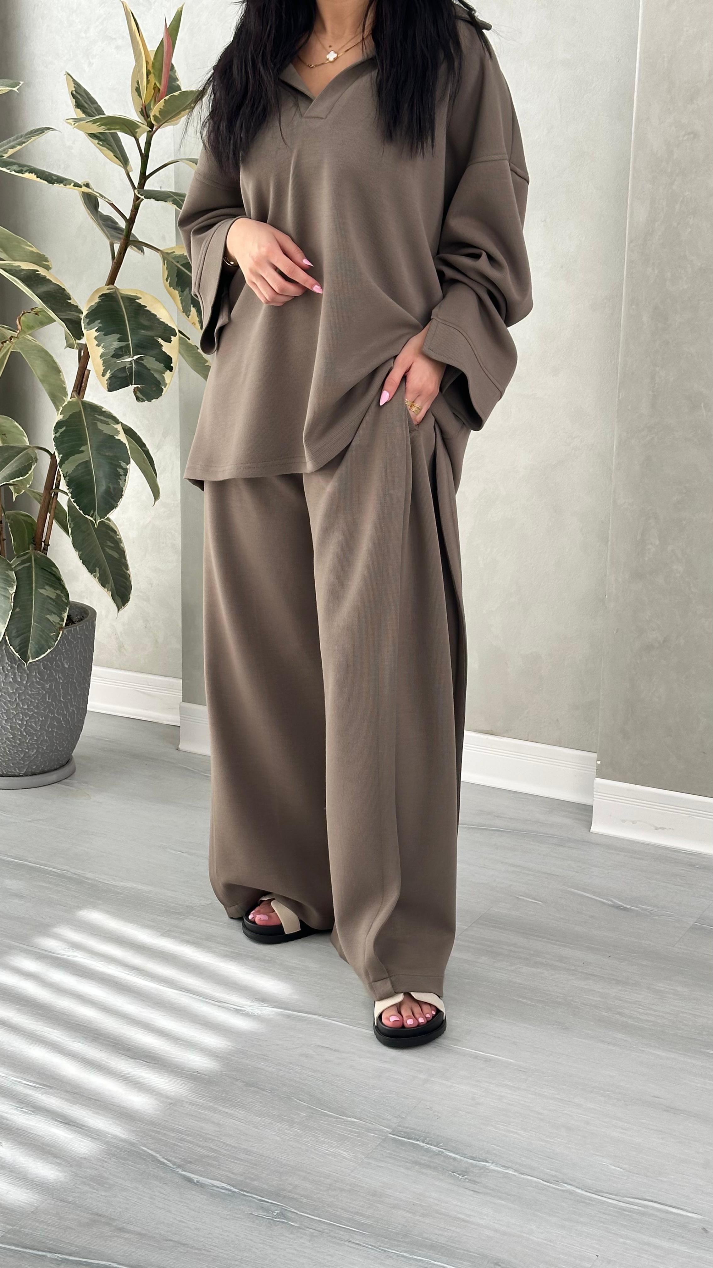 بدلة نسائي
