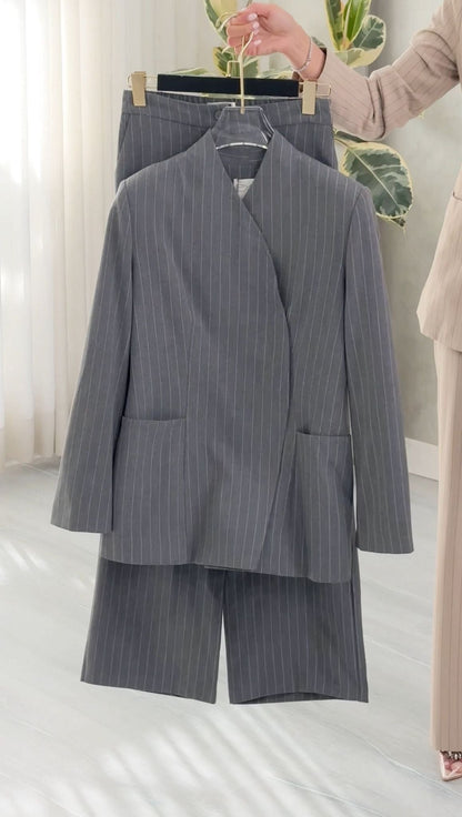 بدلة رسمي مقلم