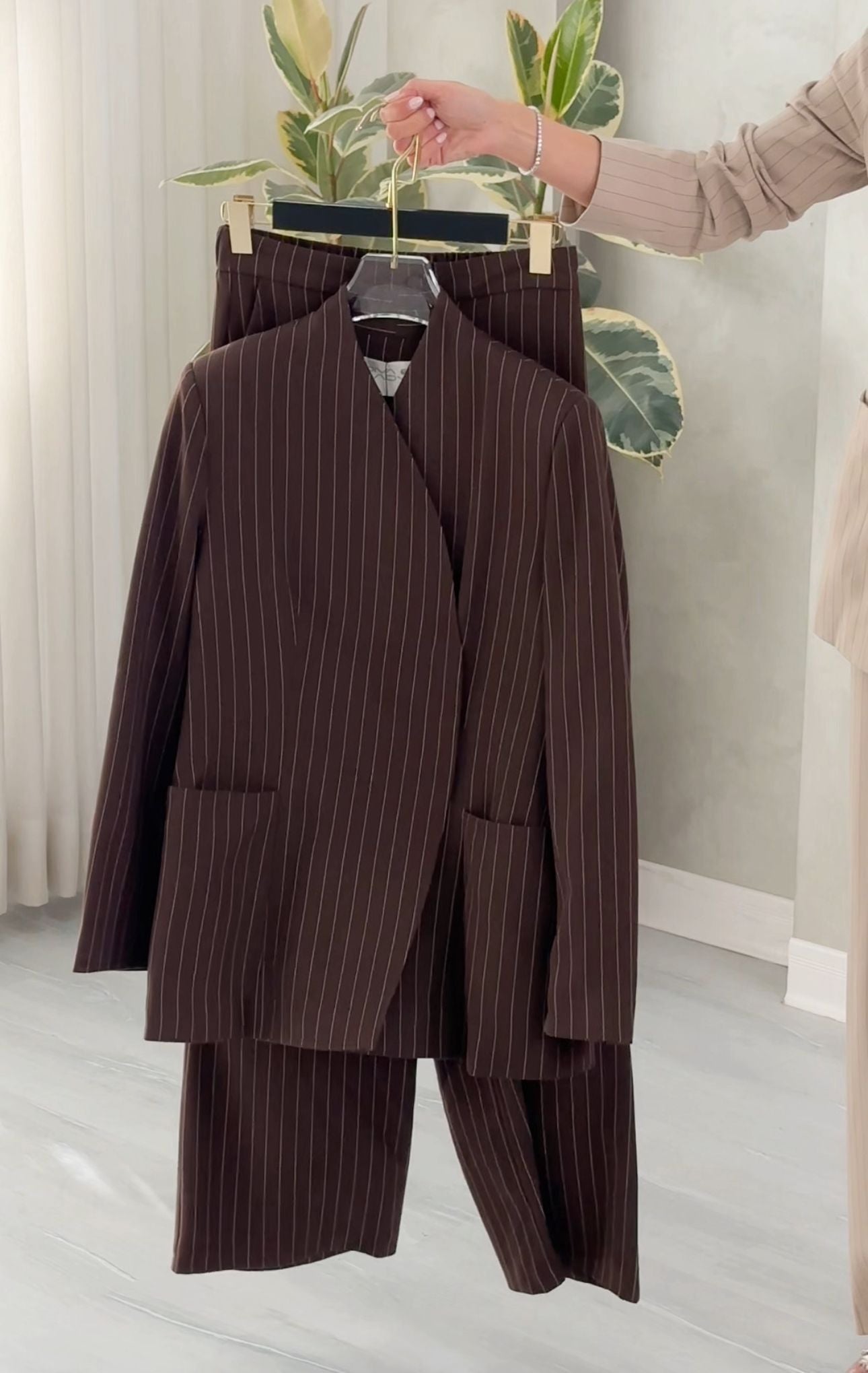 بدلة رسمي مقلم