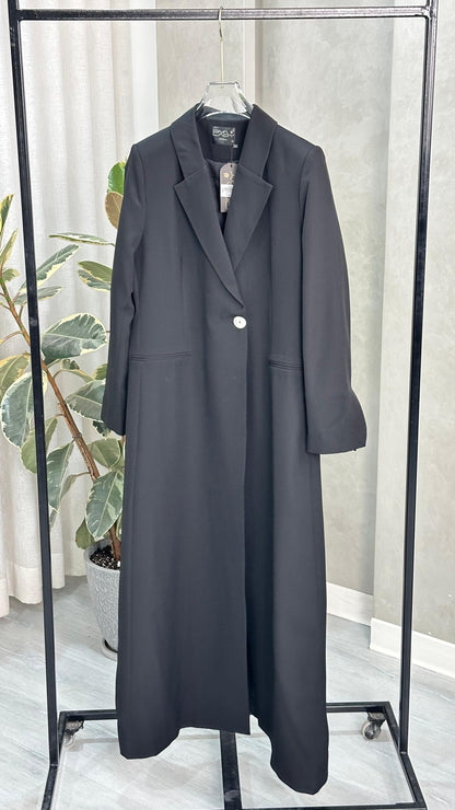 جاكيت نسائي مع زر