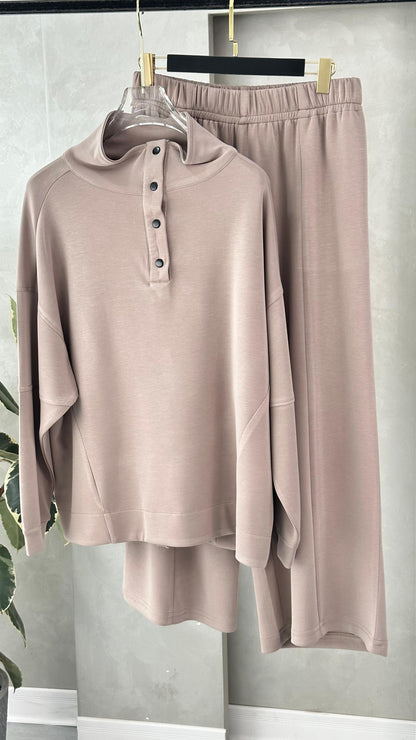 بدلة نسائي ازرار