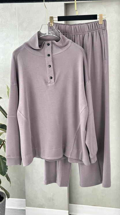 بدلة نسائي ازرار