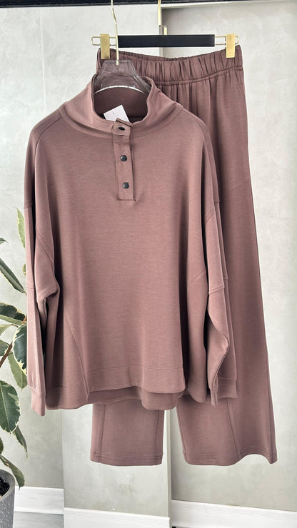 بدلة نسائي ازرار