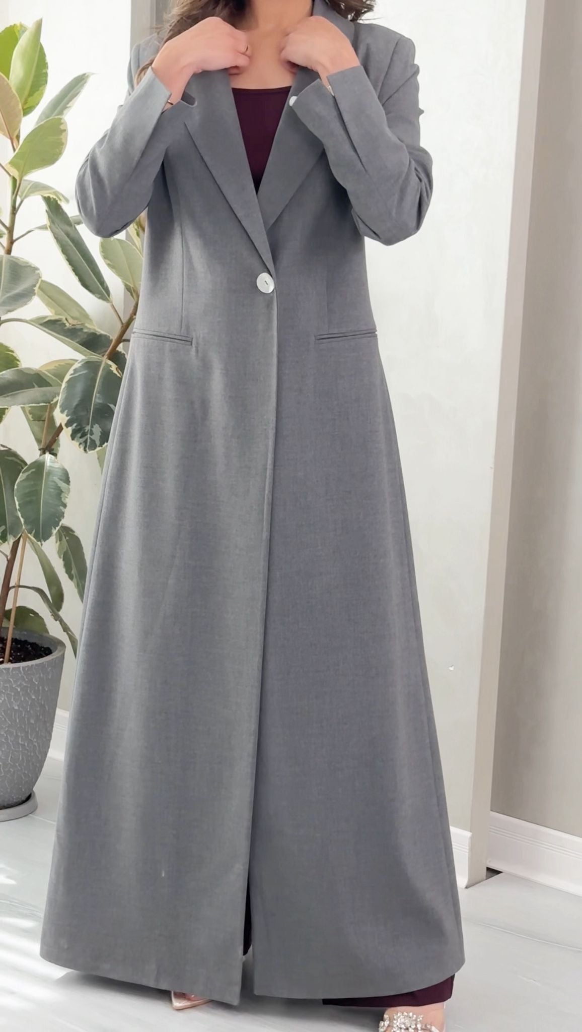 جاكيت نسائي مع زر