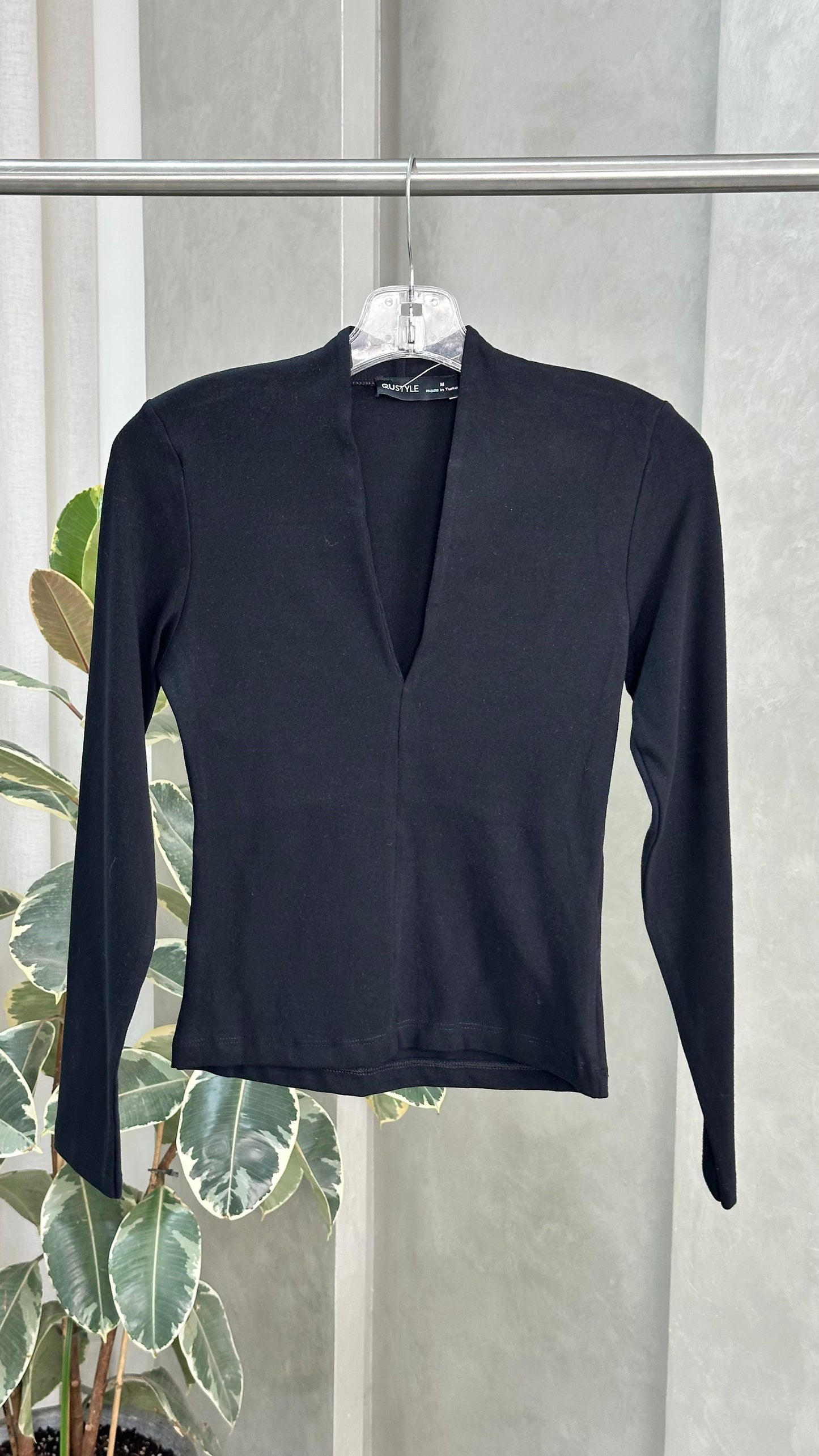 بلوزة نسائية