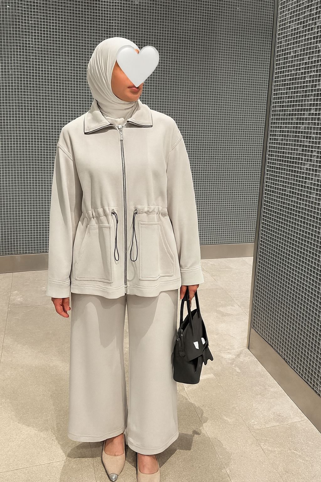 بدلة نسائي