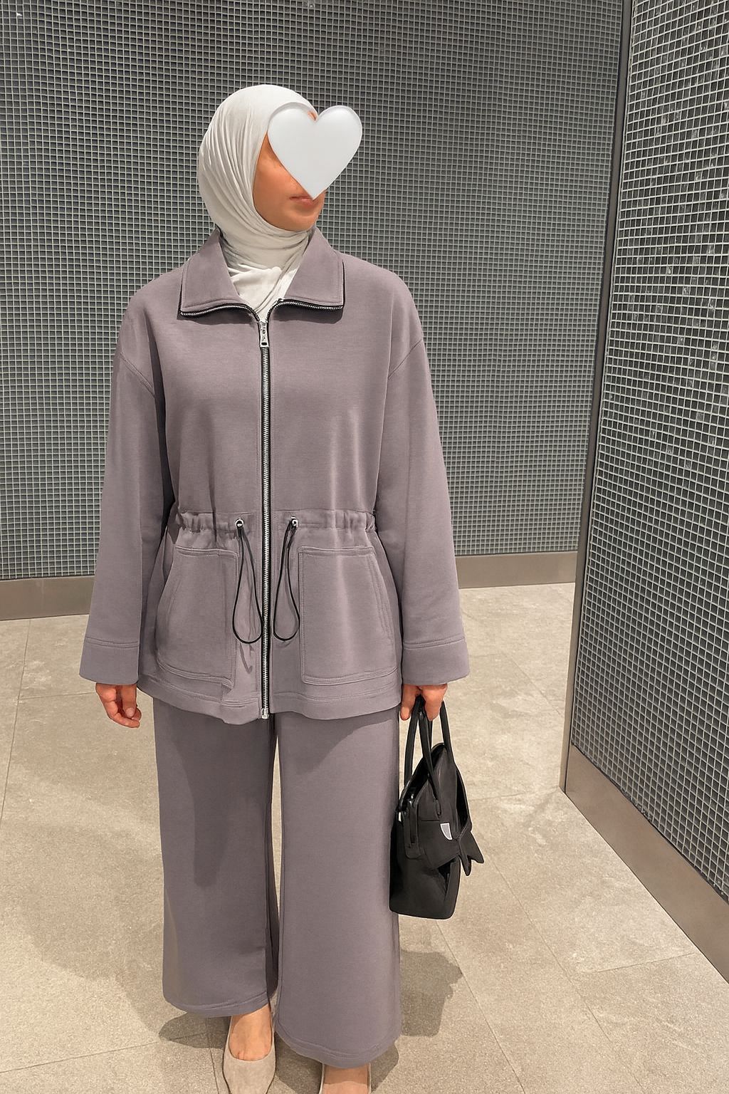 بدلة نسائي