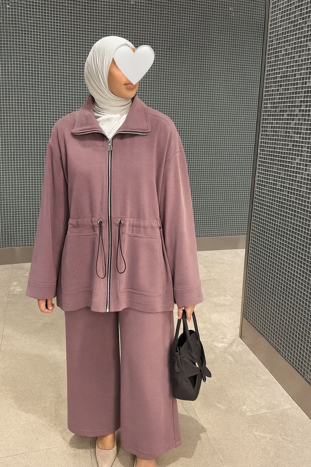بدلة نسائي
