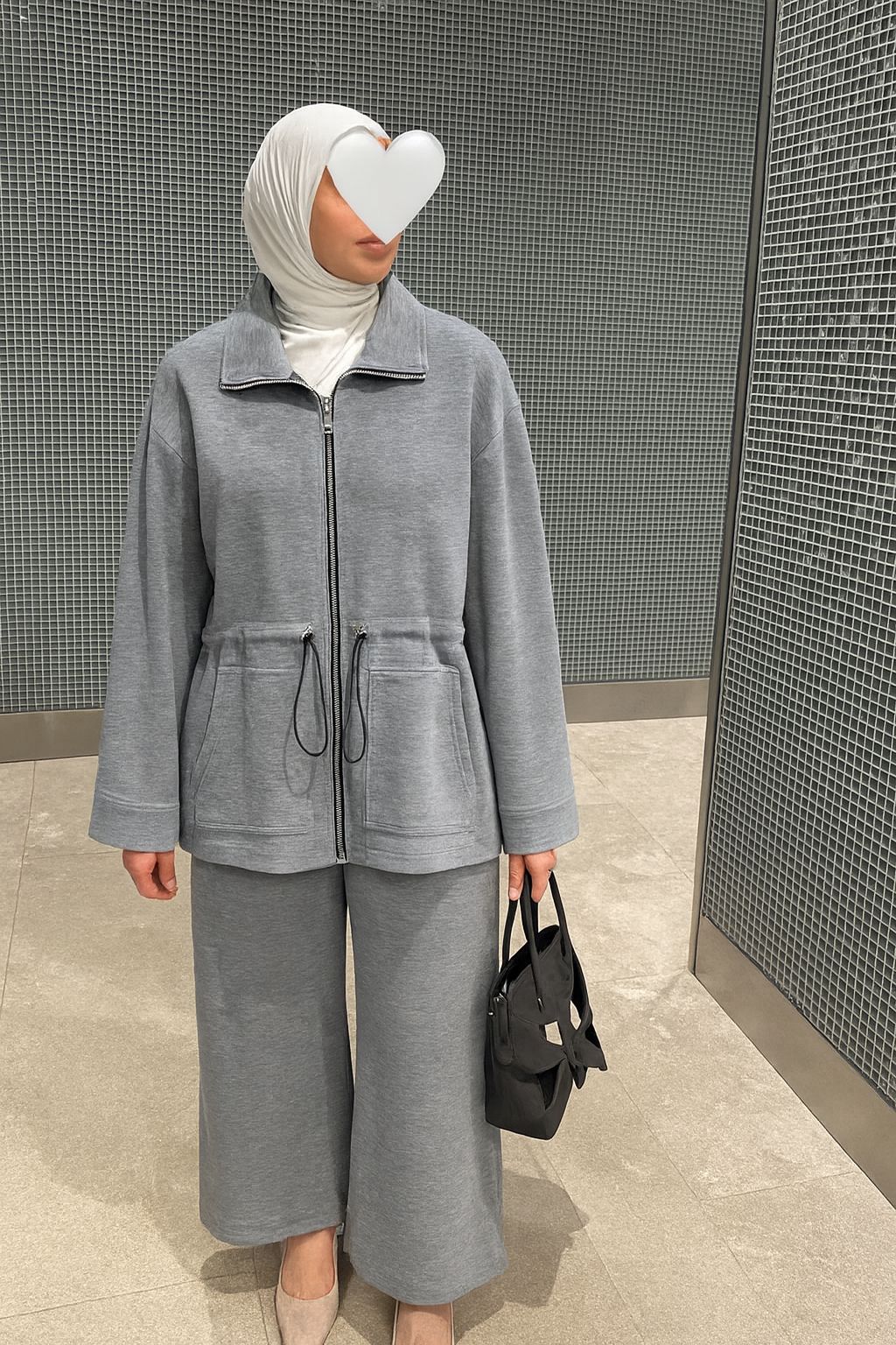 بدلة نسائي