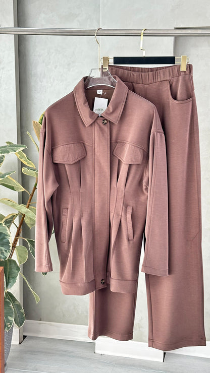 بدلة نسائي بسحاب