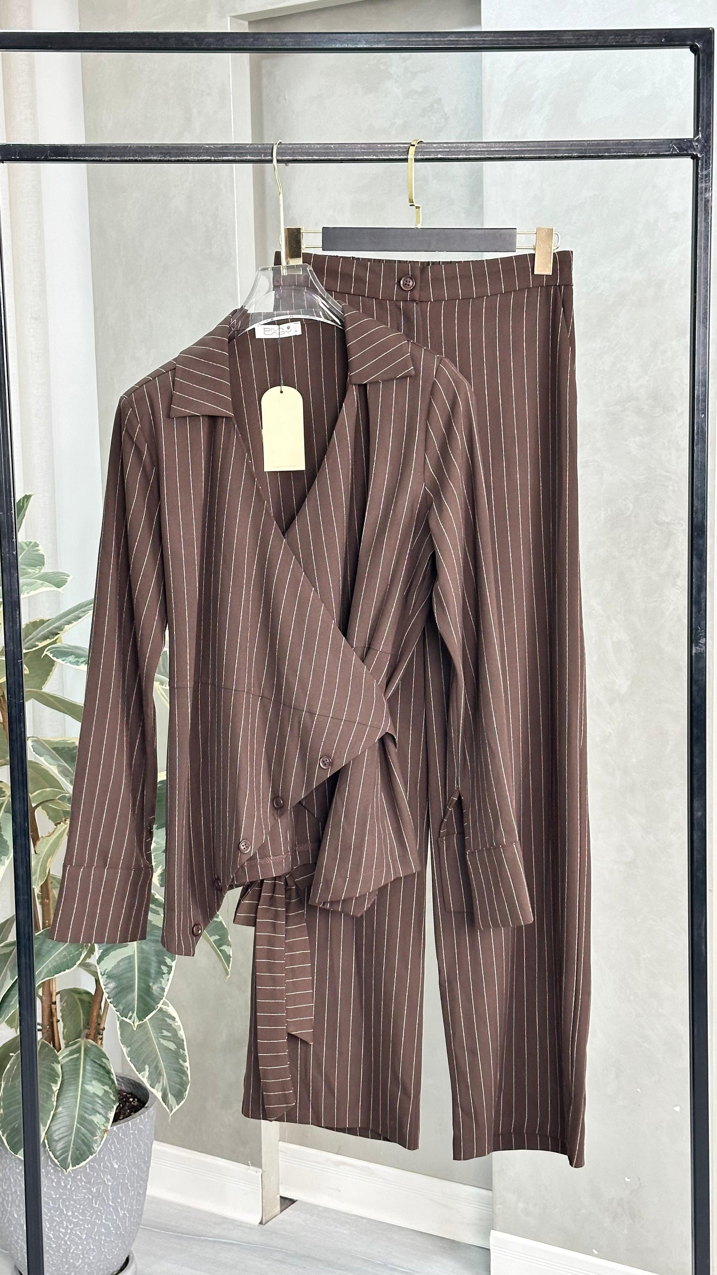 بدلة رسمي مقلم