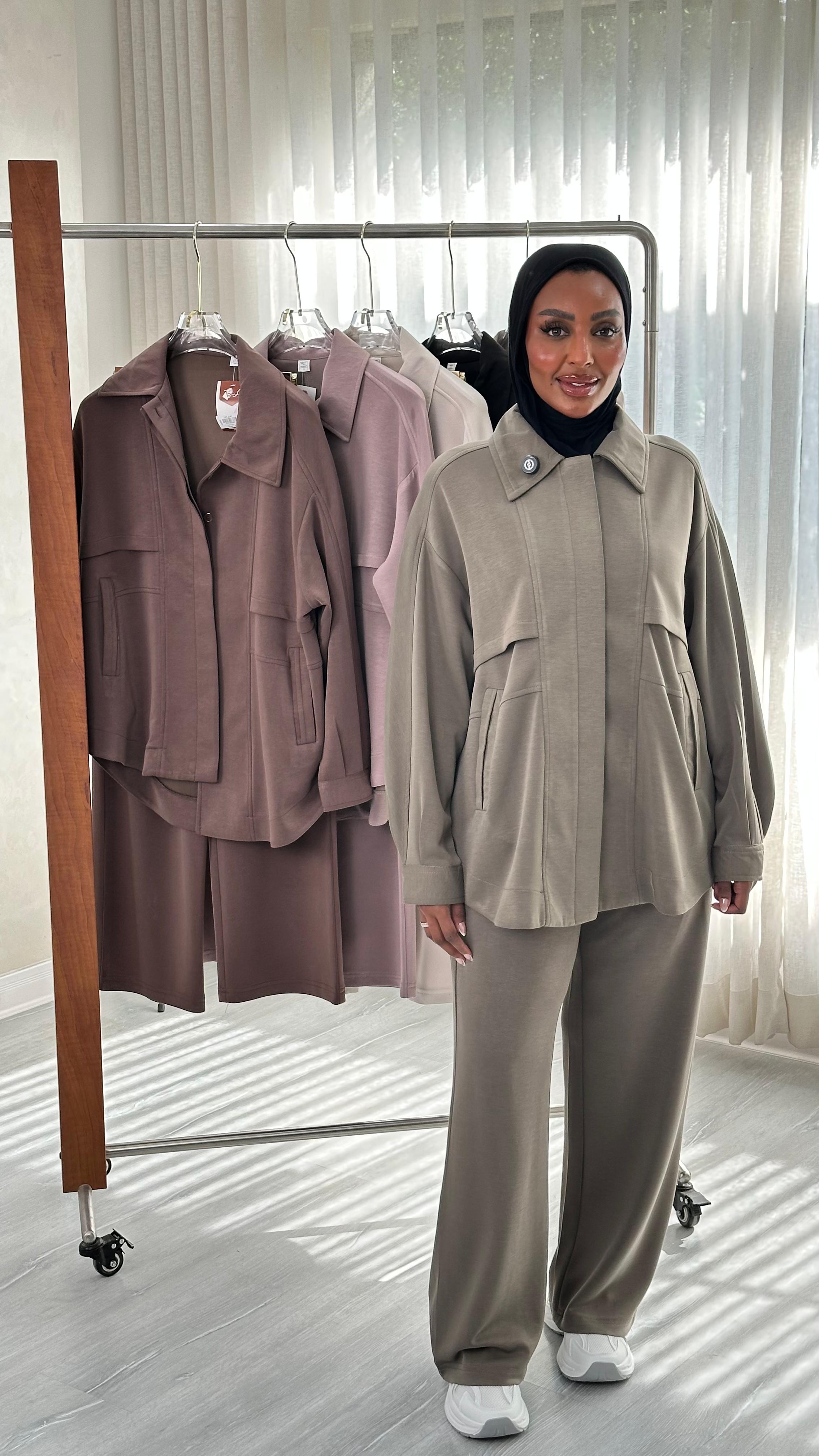بدلة نسائي