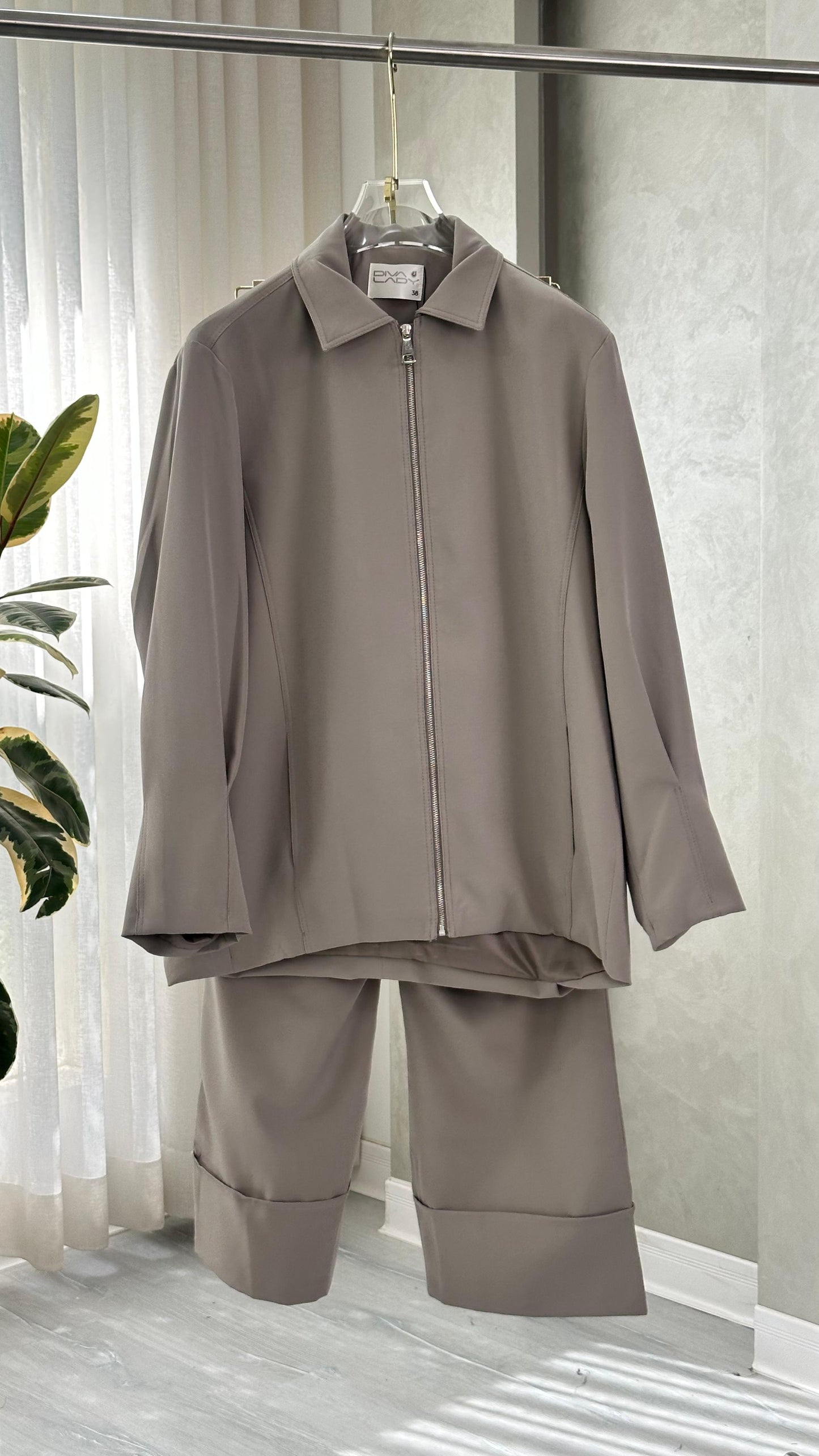 بدلة نسائي رسمي