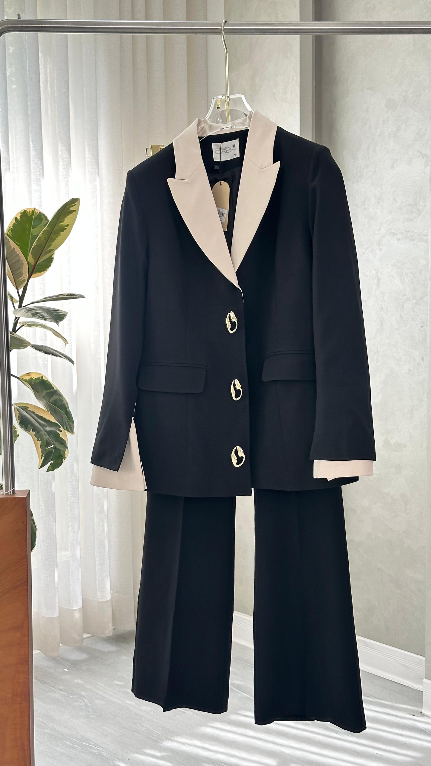 بدلة رسمي قصير