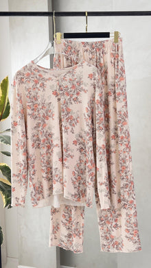 بيجامة نسائي عملية