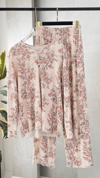 بيجامة نسائي عملية