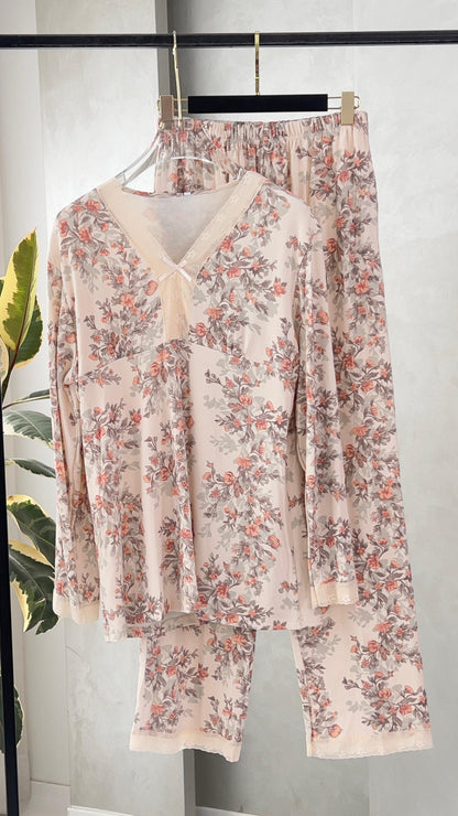 بيجامة نسائي مزهرة انيقة