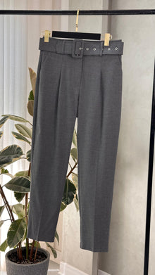 بنطلون نسائي