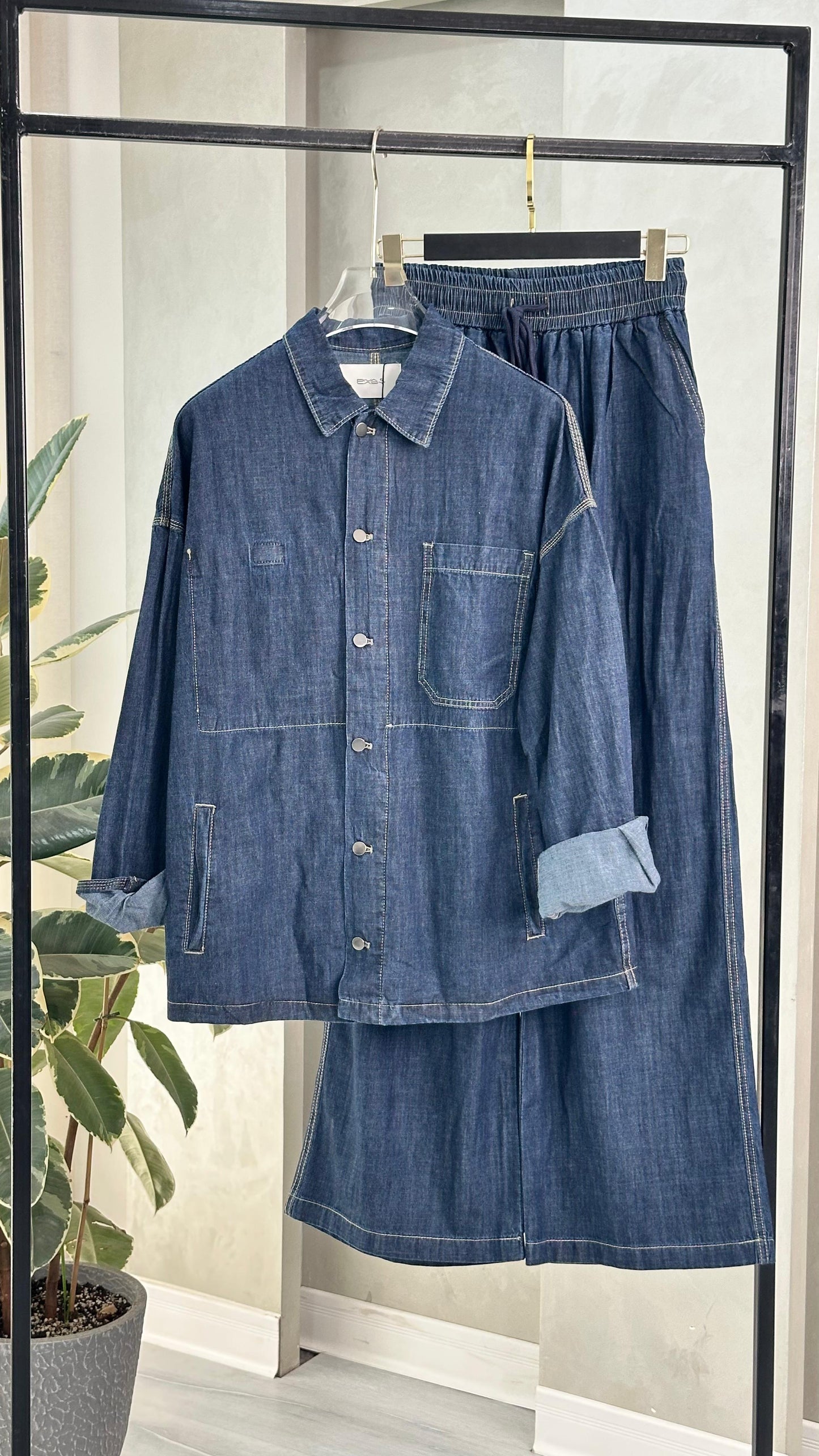 بدلة جينز نسائي