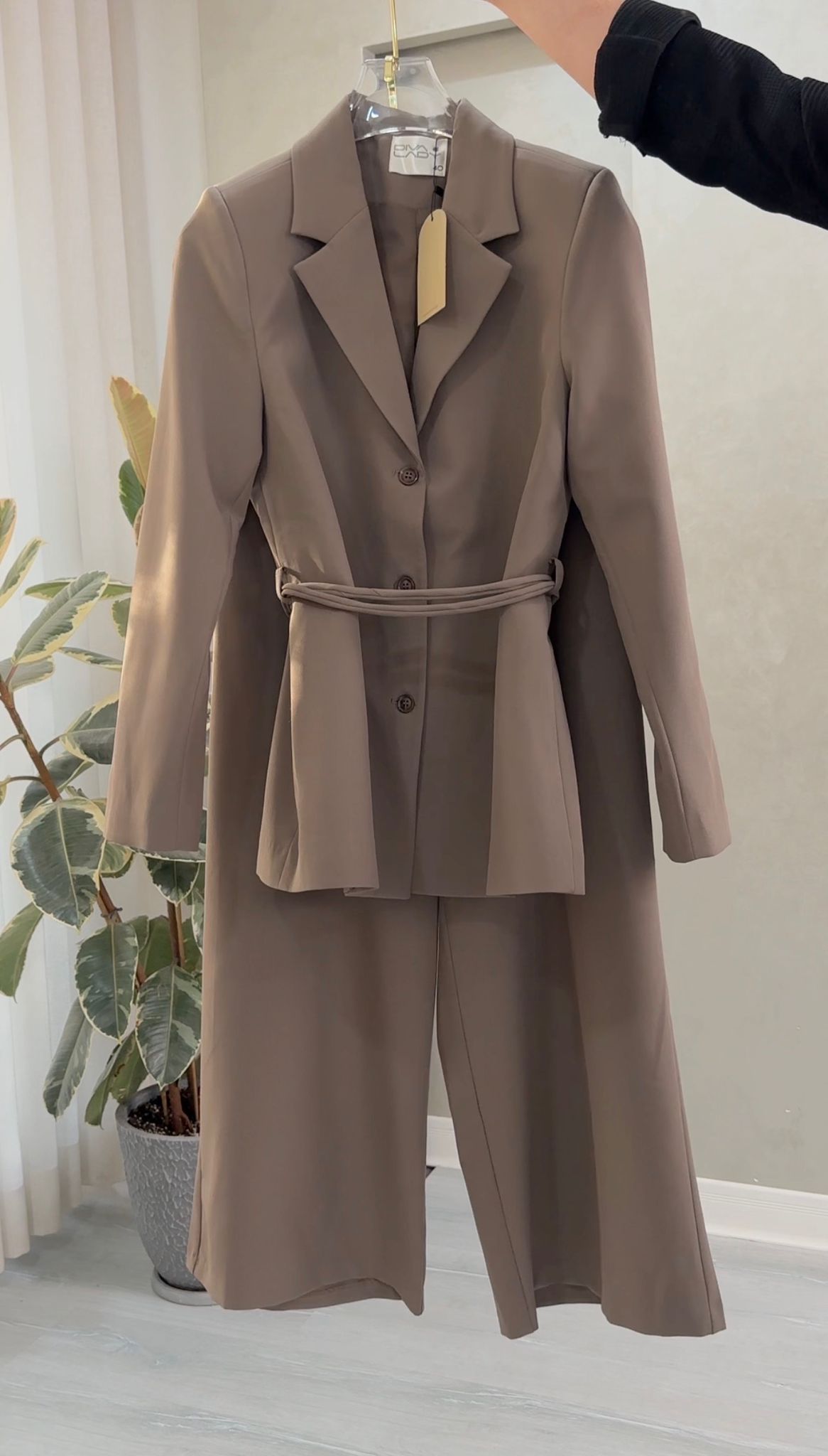 بدلة رسمي رابطة