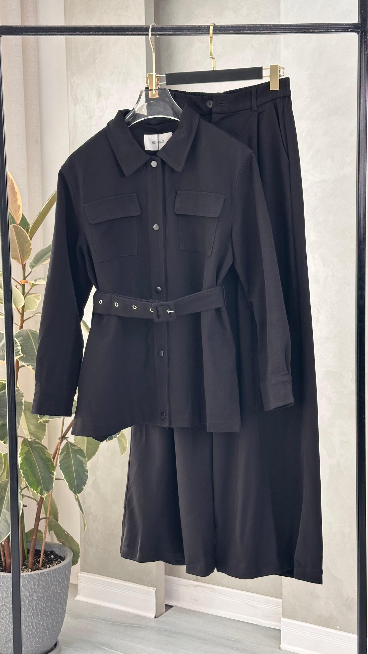 بدلة نسائي بحزام