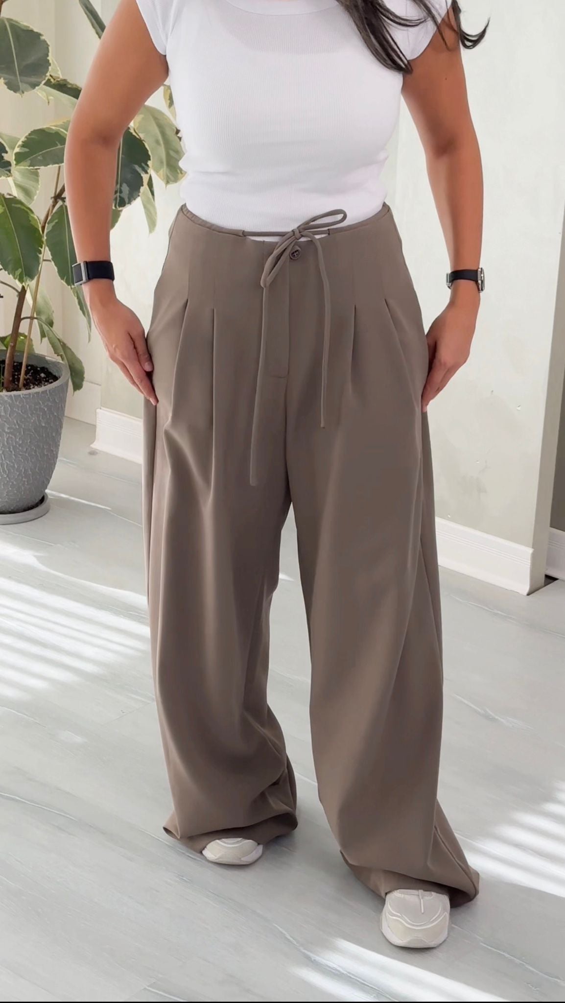 بنطلون نسائي واسع بكسرة