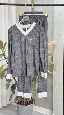 بيجامة نسائي باطراف ذو سوار