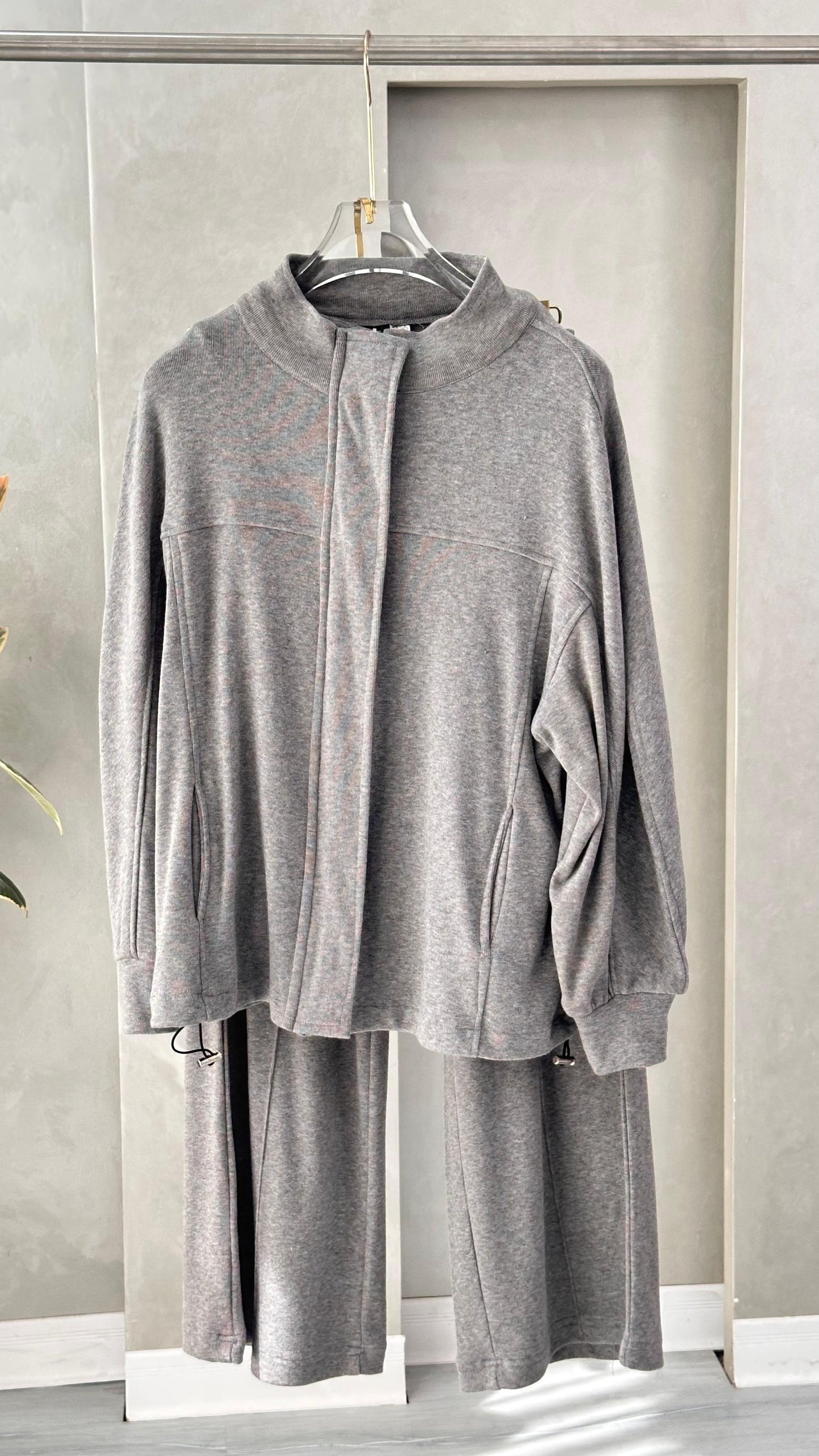 بدلة نسائي رياضية