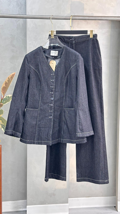 بدلة جينز بقصة حديثة