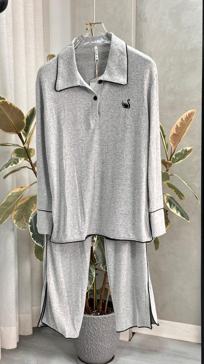 بيجامة نسائي مع ياقة