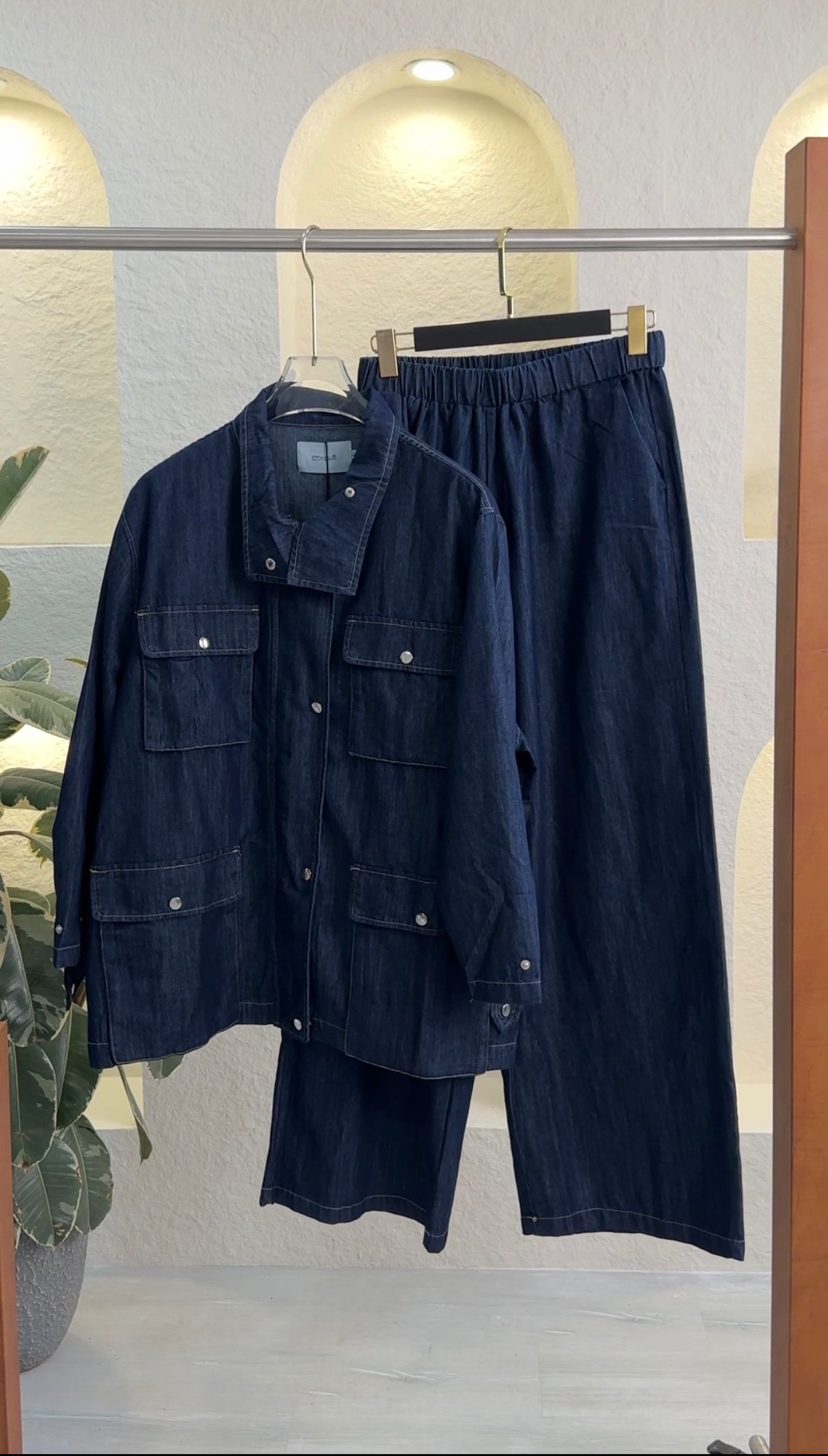 بدلة  جينز نسائي بازرار كبس