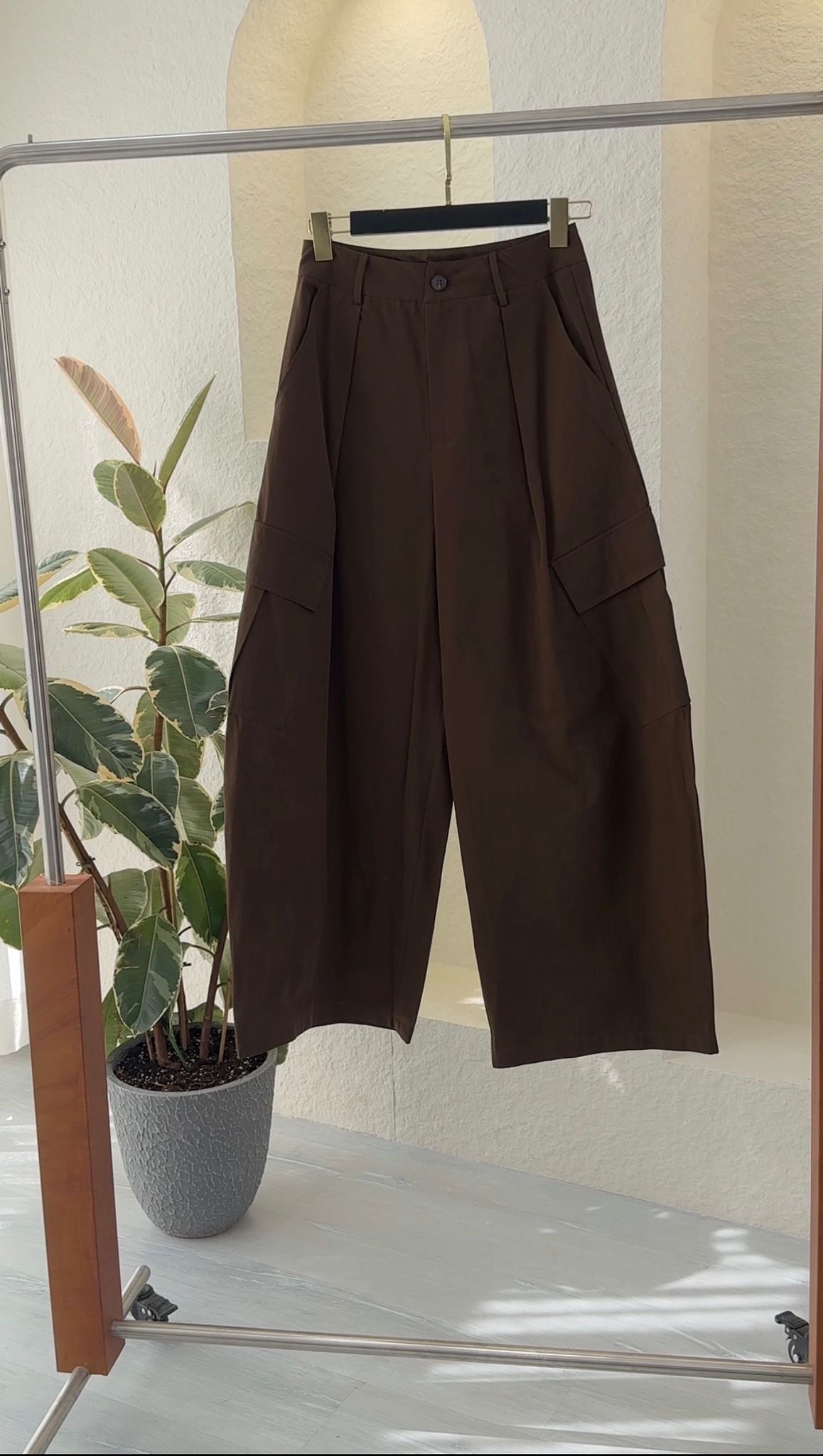 بنطلون نسائي واسع