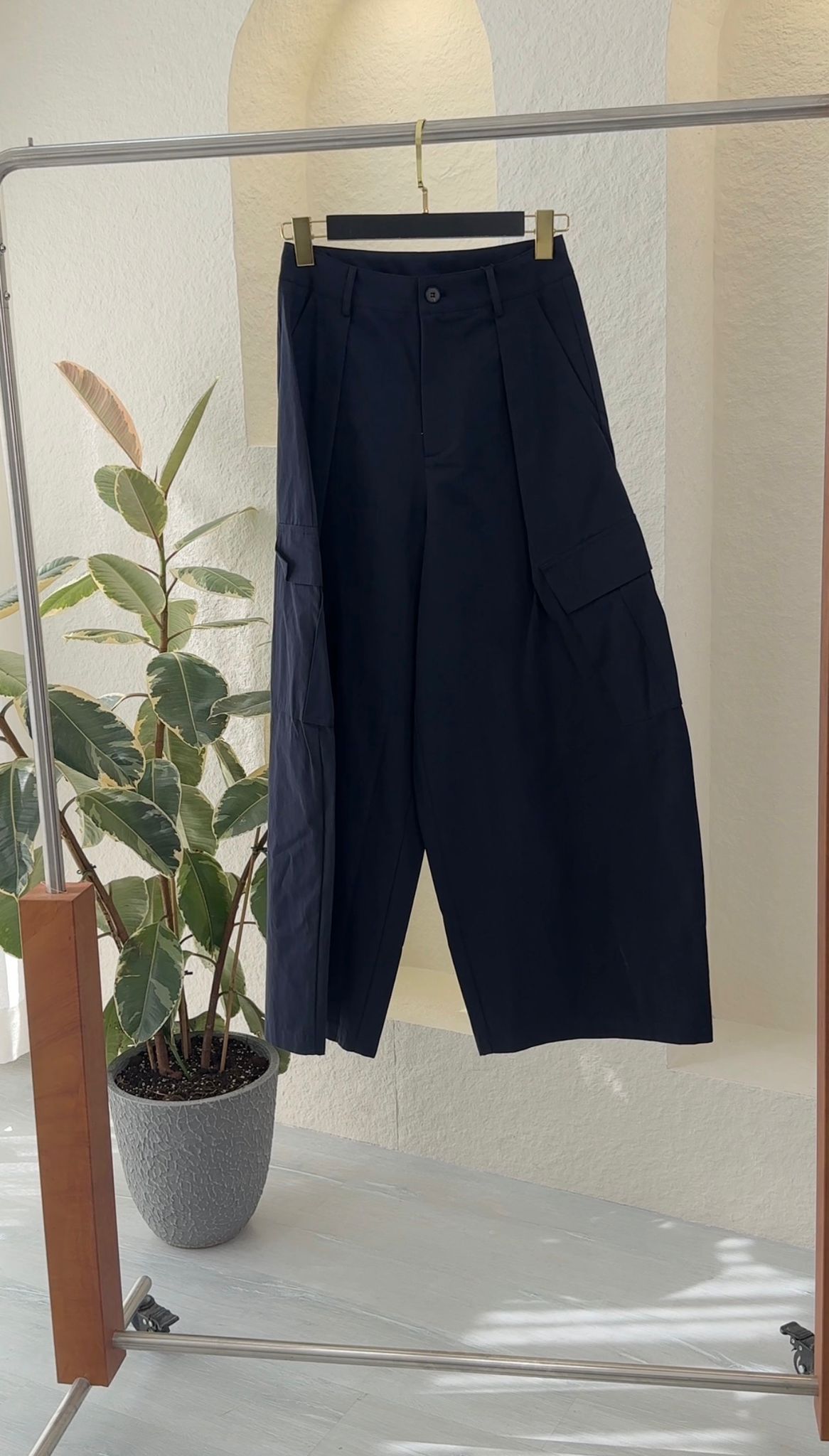 بنطلون نسائي واسع