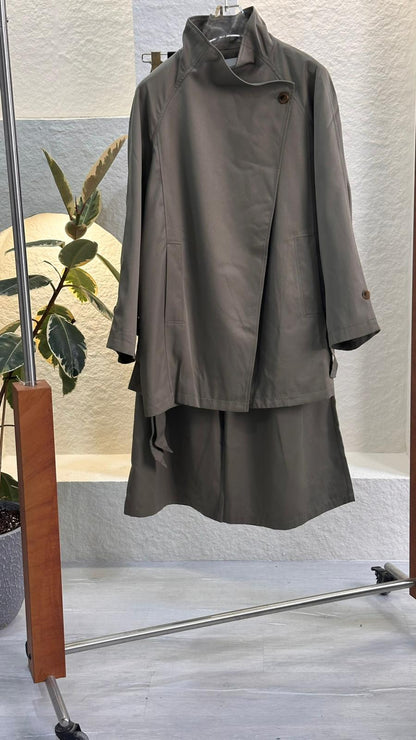 بدلة نسائي تنورة