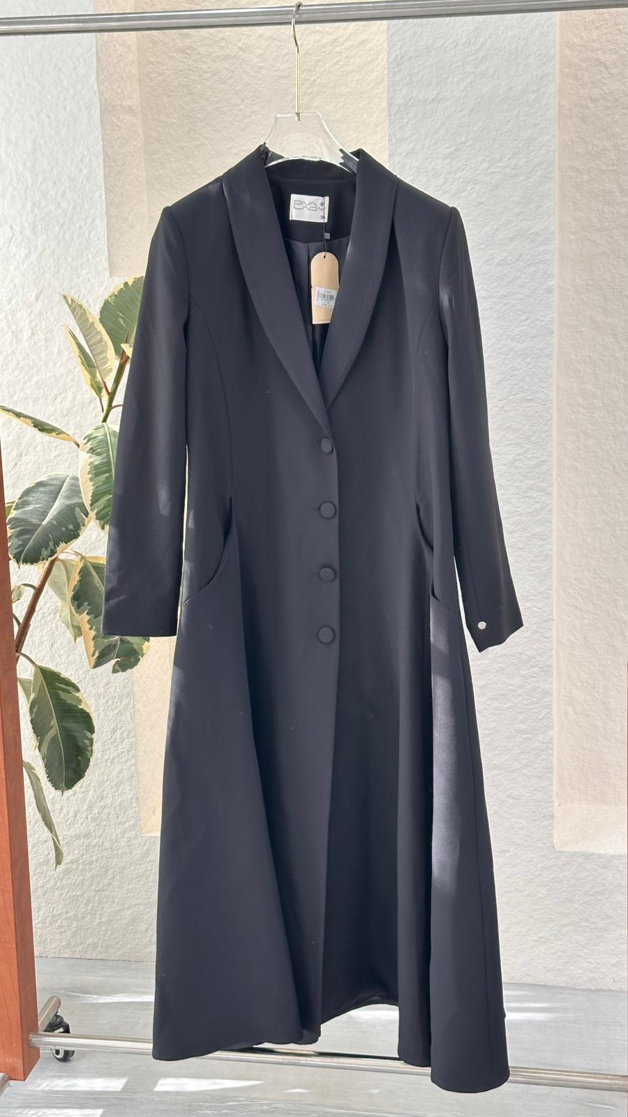 جاكيت نسائي مع ازرار