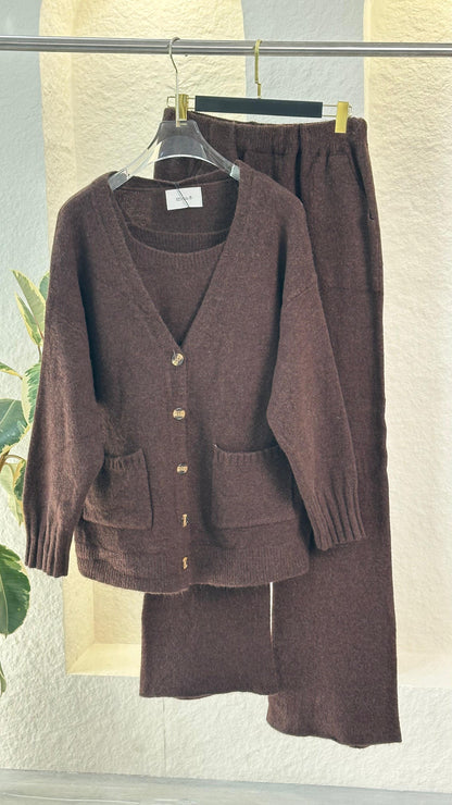 بدلة تريكو نسائي