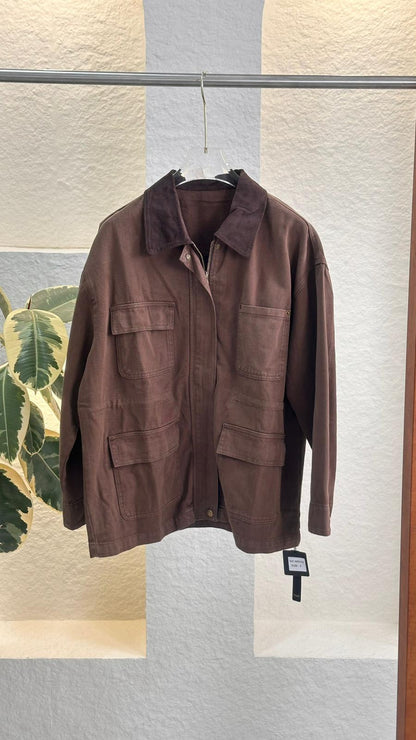 جاكيت جينز نسائي بياقة مميزة اللون