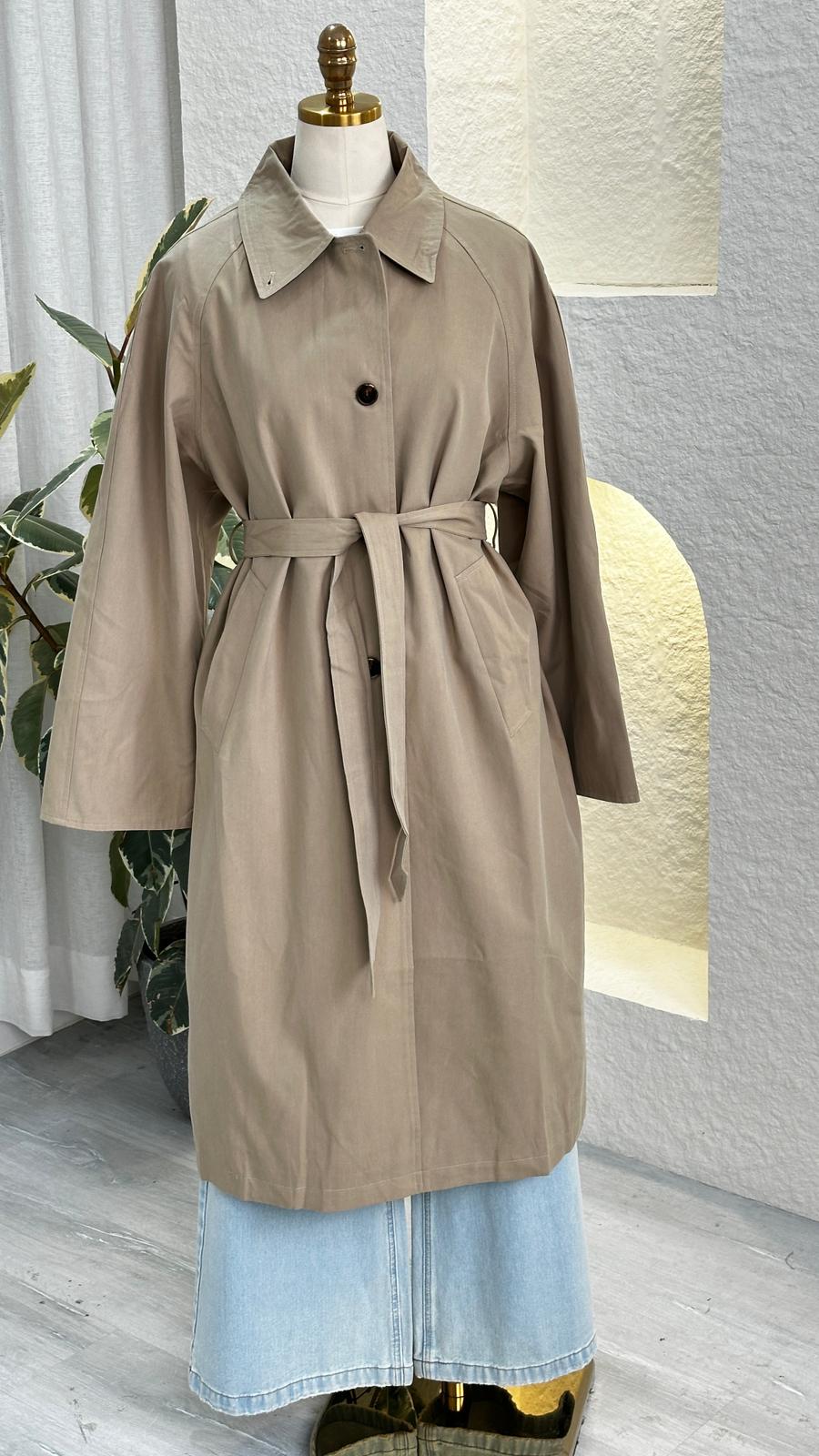 جاكيت نسائي باكمام عريضة