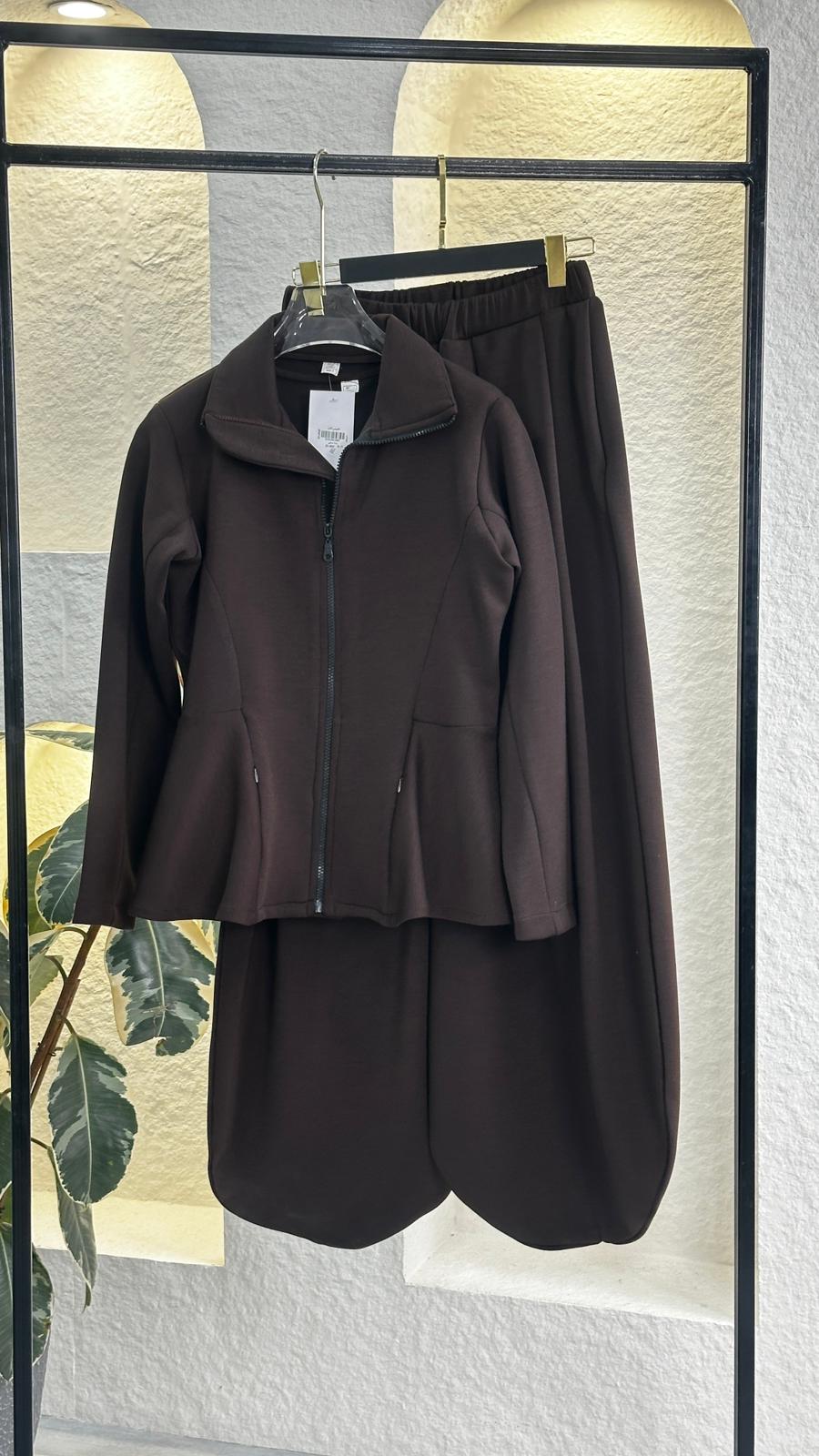 بدلة نسائي بخصر مكشكش