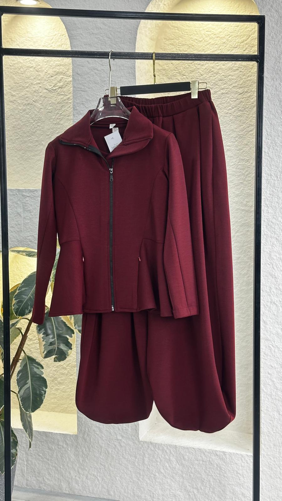 بدلة نسائي بخصر مكشكش