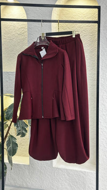 بدلة نسائي بخصر مكشكش