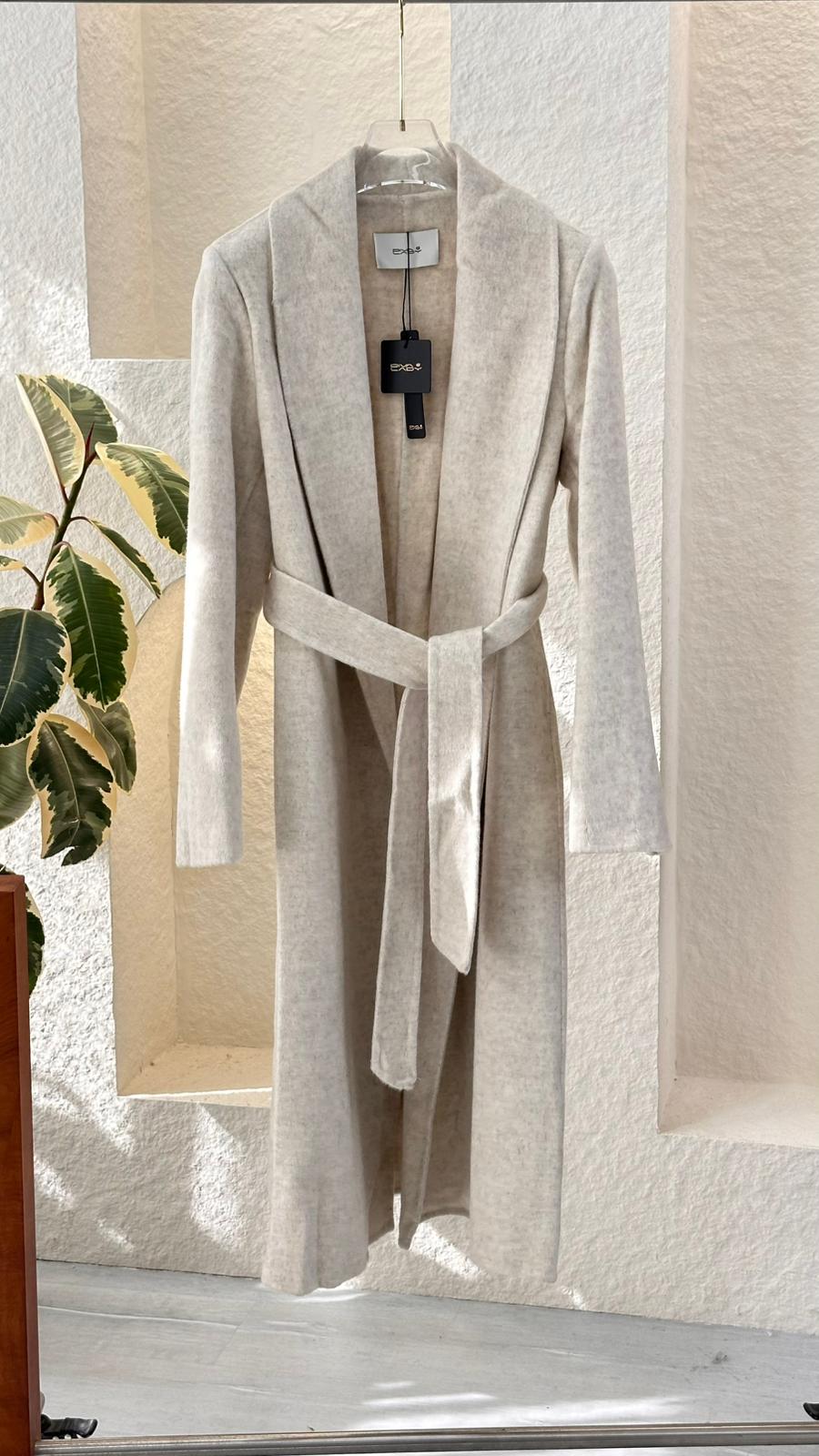 جاكيت جوخ نسائي عريض