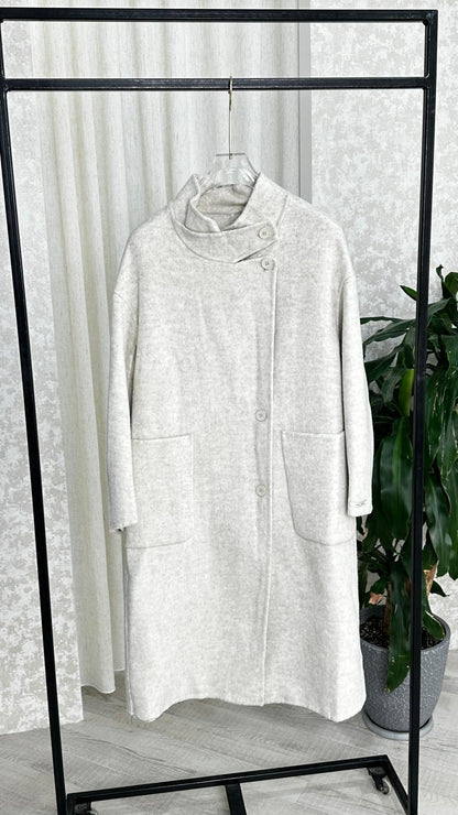 جاكيت جوخ نسائي مغلق بشكل جانبي