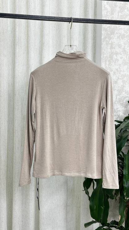 توب نسائي عملي