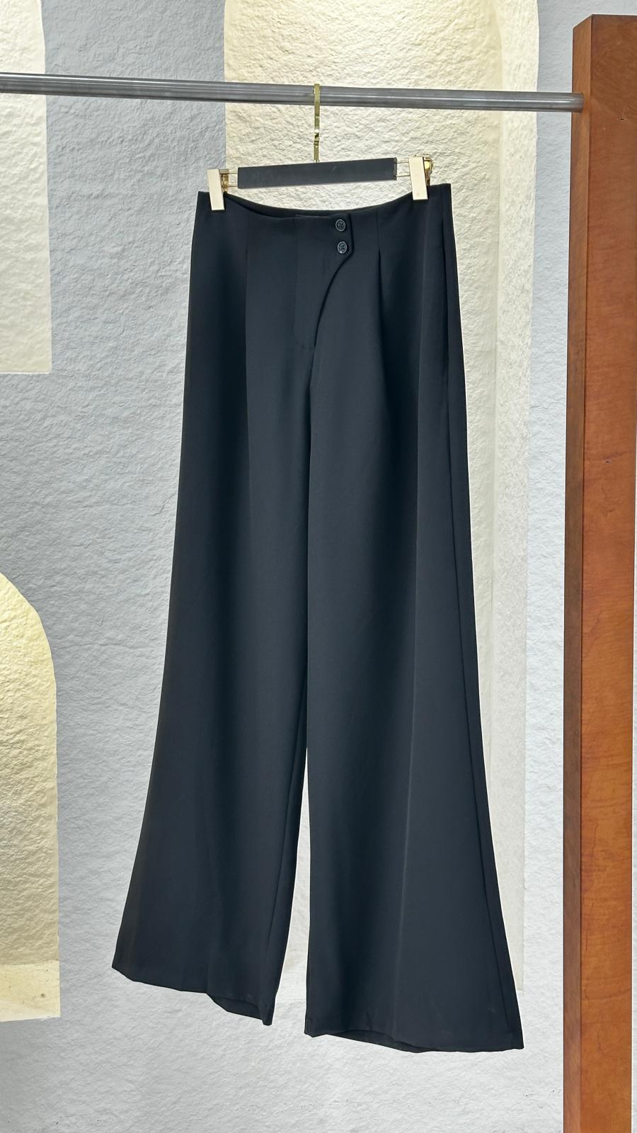 بنطلون نسائي واسع