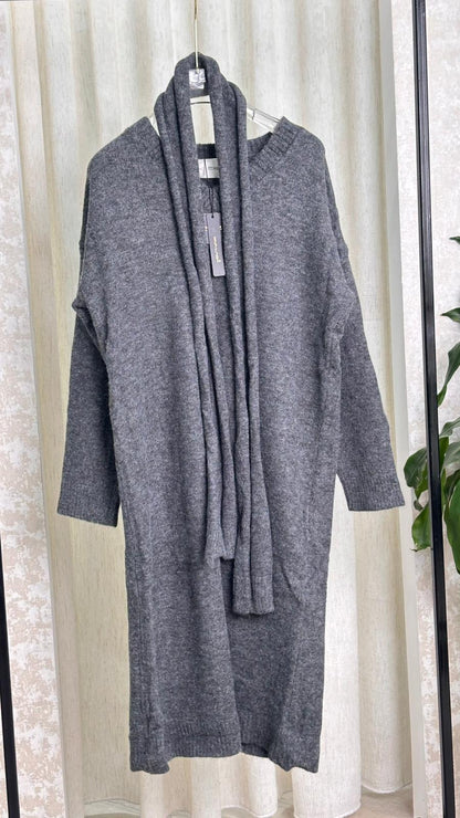 فستان نسائي مع اسكارف