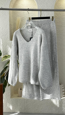 Vبدلة نسائي قبة