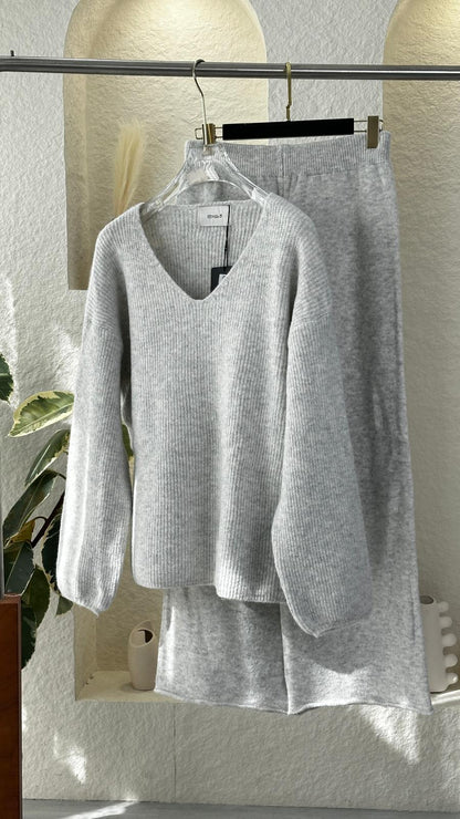 Vبدلة نسائي قبة